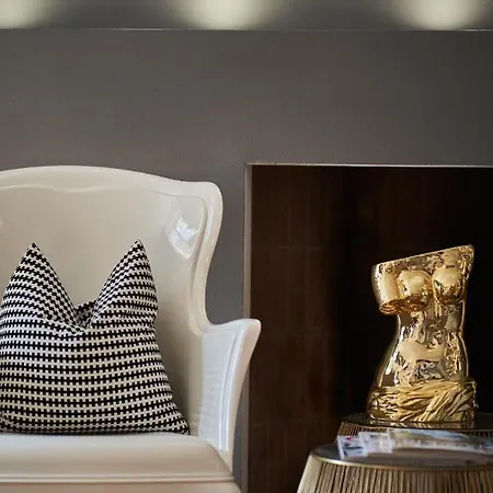 Le Logge Luxury Bed and Breakfast 3*